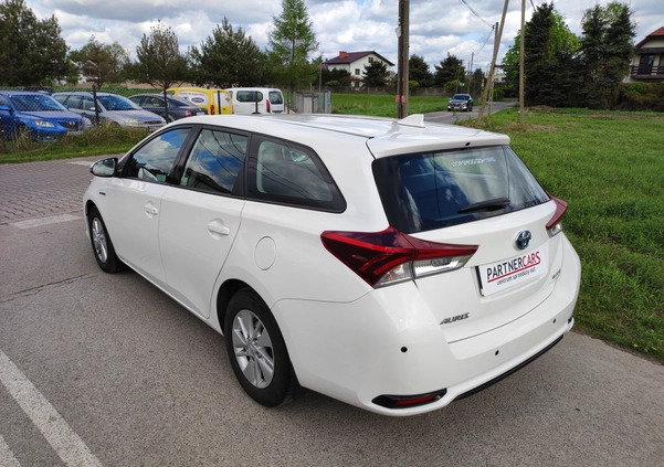 Toyota Auris cena 72000 przebieg: 95000, rok produkcji 2018 z Brzesko małe 254